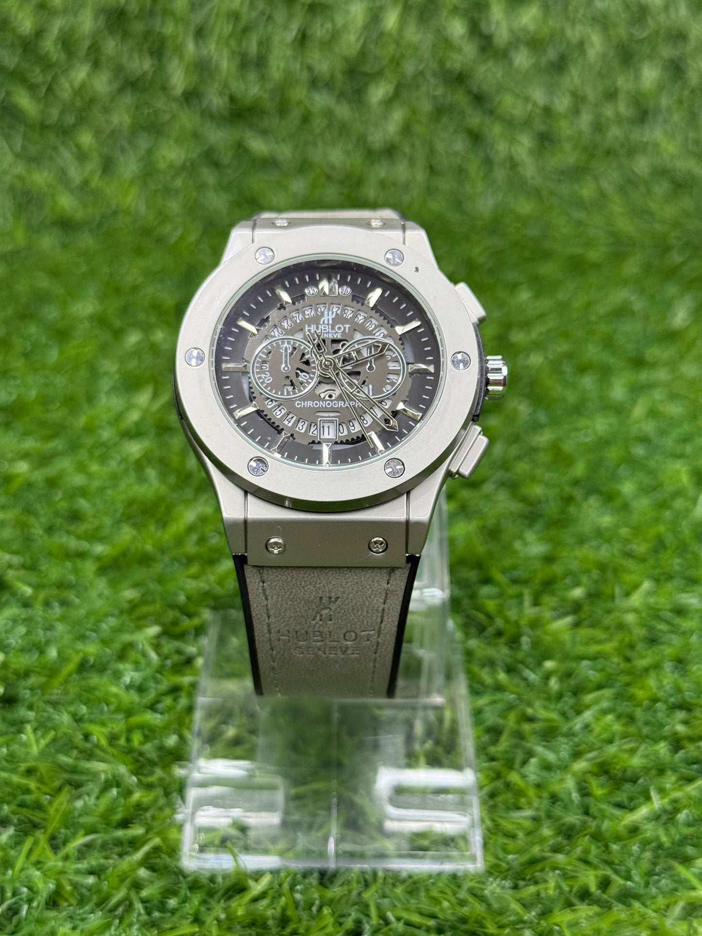 Luxury Men's Silver Chronograph Watch – Premium Leather Strap