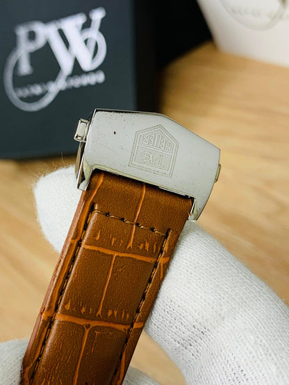 TAG Carrera Calibre 5 – Day & Date | Leather Strap | Quartz Movement